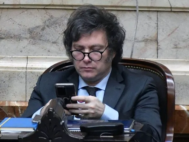 Javier Milei celebrando la media sanción de la Reforma Laboral