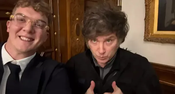 Hayden Davis y Javier Milei en una reunión