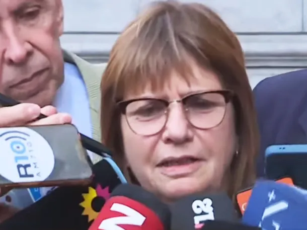 Patricia Bullrich habla con la prensa sobre la agresión al camarógrafo