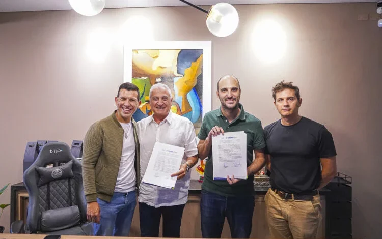 Firma del convenio entre Córdoba Joven y Quality para eventos culturales en Córdoba