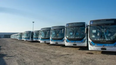 Imágenes de colectivos y calles vacías en Córdoba