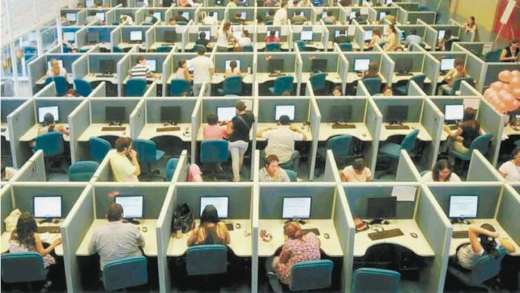 Imágen representativa de la evolución del servicio telefónico