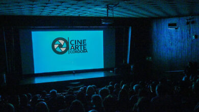 Sala del Cine Arte Córdoba llena de espectadores