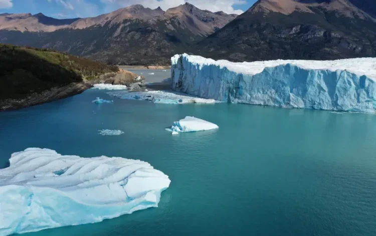 Glaciar en la cordillera argentina, simbólico de la importancia del agua dulce