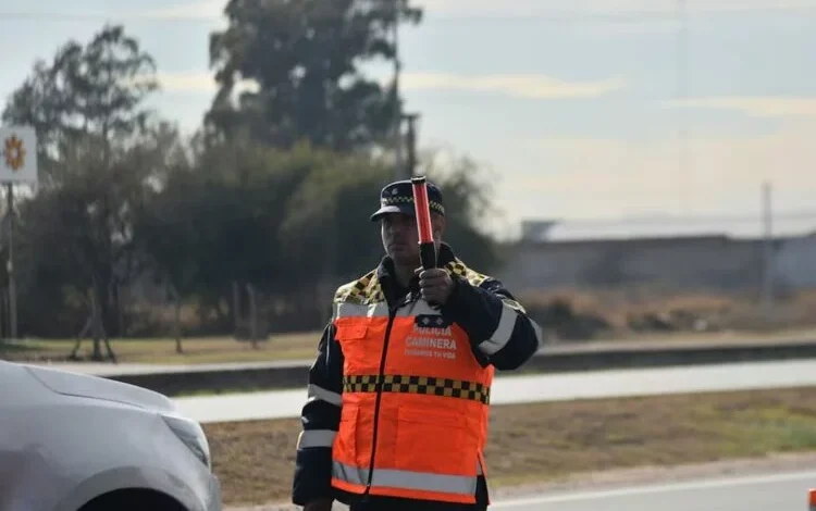 Policía Caminera de Córdoba controlando el tránsito