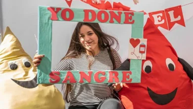 Persona donando sangre en un centro de salud de Córdoba