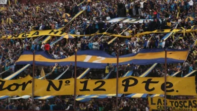 Imágenes de los jugadores de Lanús y Boca en acción durante un partido