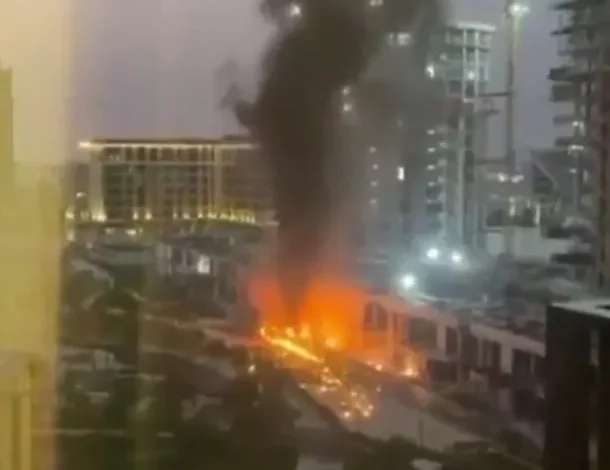 Imagen del Burj Khalifa en Dubái durante la evacuación