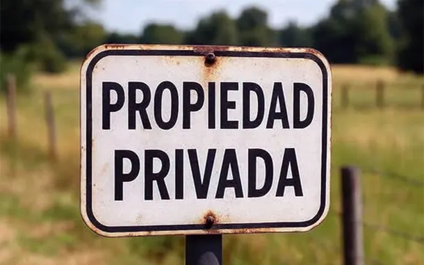 Imagen de un cartel que dice 'Propiedad privada'