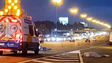 Imagen de un choque entre un camión y una motocicleta en la Panamericana