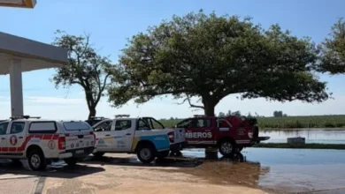 Imagen de una calle anegada en Colonia Marina, Córdoba, después de las tormentas