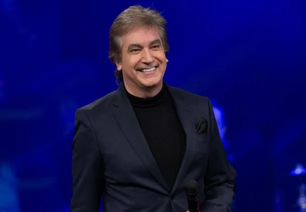 Dante Gebel en un acto de campaña