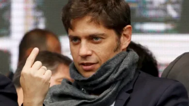 Axel Kicillof y Javier Milei en medio del conflicto por YPF