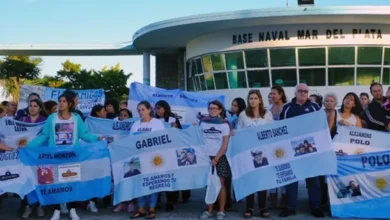 Familiares de las víctimas del ARA San Juan durante una ceremonia conmemorativa