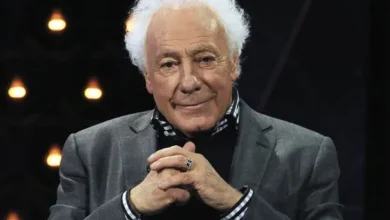 Guillermo Coppola sonríe en una foto