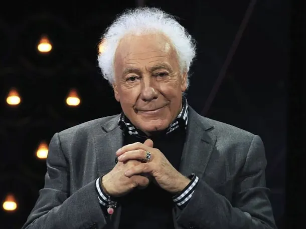 Guillermo Coppola sonríe en una foto