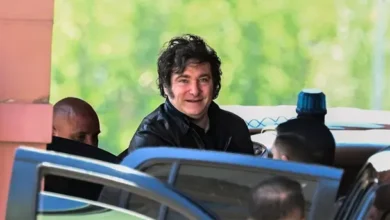 Javier Milei en un evento público con fuerte seguridad