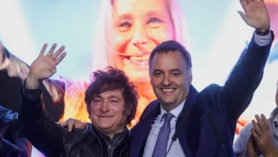 Javier Milei y Manuel Adorni en una reunión oficial