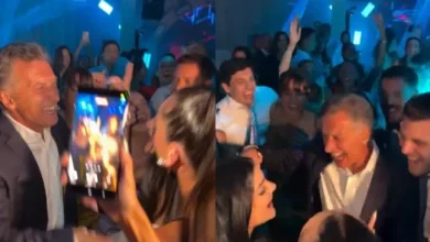 Mauricio Macri bailando en la boda de su sobrino