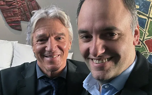 Manuel Adorni y Marcelo Grandio en un evento público