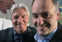 Marcelo Grandio junto a Manuel Adorni