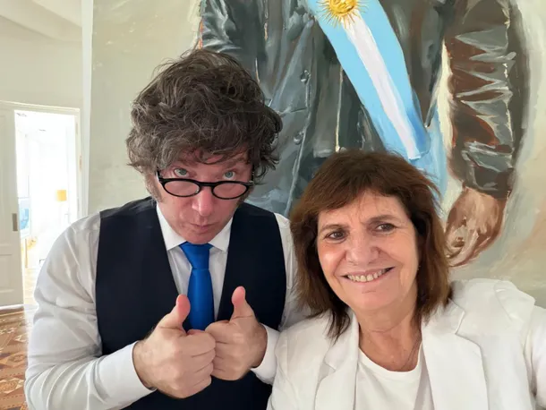 Imagen de Patricia Bullrich y Javier Milei en el Congreso