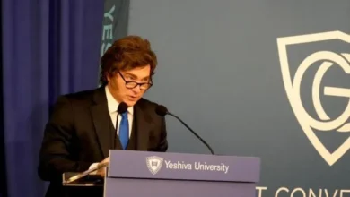 Javier Milei hablando en una universidad judía de Nueva York