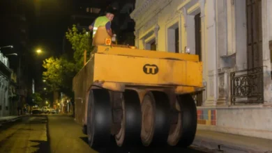 Trabajos nocturnos de reparación vial en la calle 27 de Abril, Córdoba