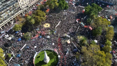 Multitudinaria movilización en Plaza de Mayo