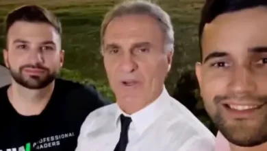 Oscar Ruggeri y Mauricio Novelli en una imagen del video filtrado