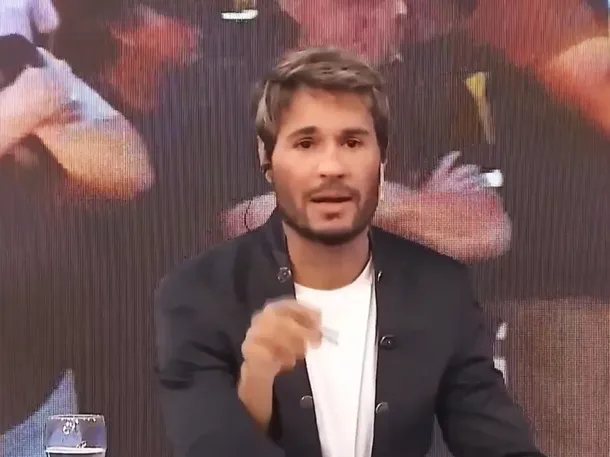 Tomás Dente en vivo durante su programa de Crónica TV