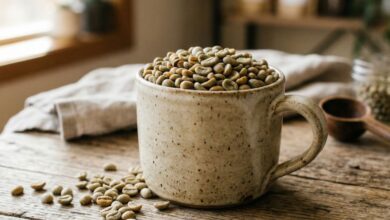 Café verde en una taza