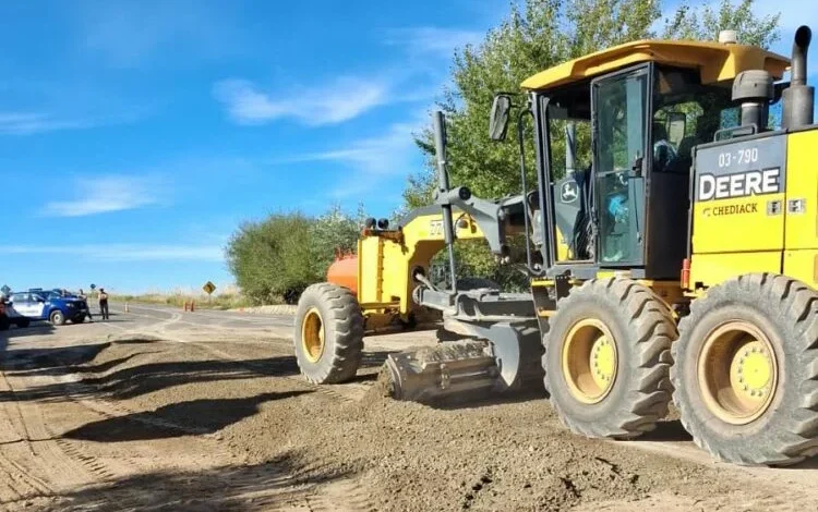 Imagen del Camino de las Altas Cumbres con señalización de obras