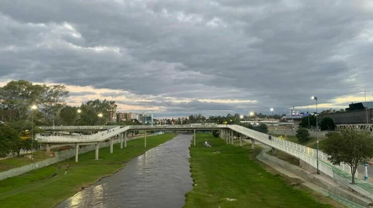 Imagen de un cielo nublado con lluvia en Córdoba