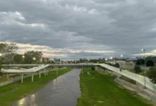 Imagen de un cielo nublado en Córdoba con tormentas en el horizonte