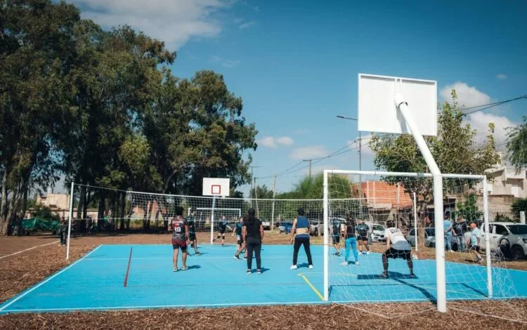 Imagen del playón deportivo inaugurado en Barrio Nuestro Hogar III