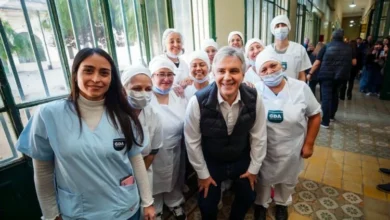 Gobernador Martín Llaryora en la inauguración del PAICor en la Escuela Carbó