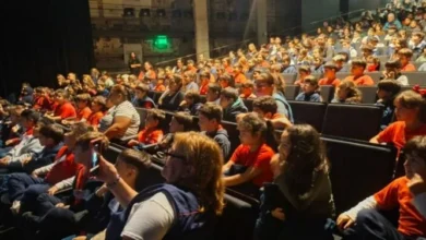 Estudiantes disfrutan de un concierto didáctico en el Teatro Comedia