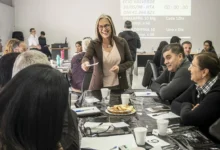 Profesionales de la salud reunidos en una jornada de diálogo