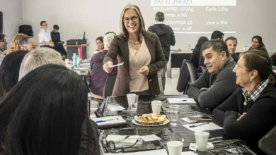 Profesionales de la salud reunidos en una jornada de diálogo