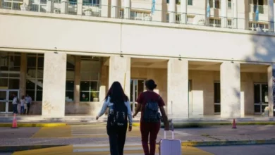 Estudiantes de la Universidad Nacional de Córdoba en un auditorio