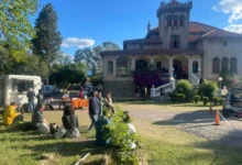 Imagen de una persona trabajando en una estación de animación