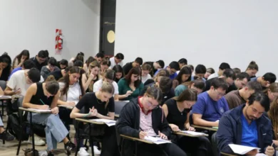 Profesionales de la salud en una sala de examen