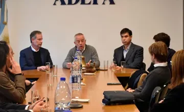 Logotipo de ADEPA, Asociación de Entidades Periodísticas Argentinas