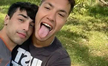 Nacho Lago y su novio en una foto conmovedora