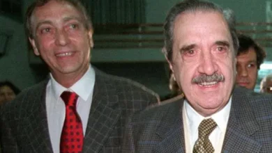 Luis Brandoni en una reunión política