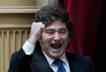 Javier Milei en el Congreso de la Nación, rodeado de periodistas