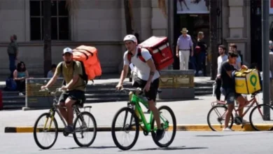 Repartidores de delivery en protesta en las calles de Córdoba