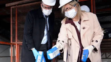 Manuel Adorni y Alejandra Monteoliva en un operativo de destrucción de drogas