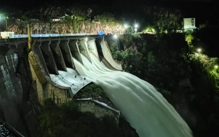 Imagen de un embalse lleno después de las lluvias de Semana Santa en Córdoba